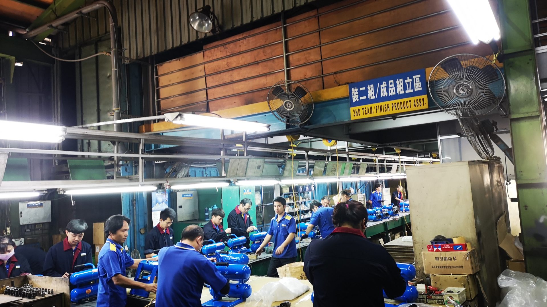 ที่นี่เราเจอคนไทยที่ทำงานอยู่โรงงาน PUMA ด้วยนะ!!