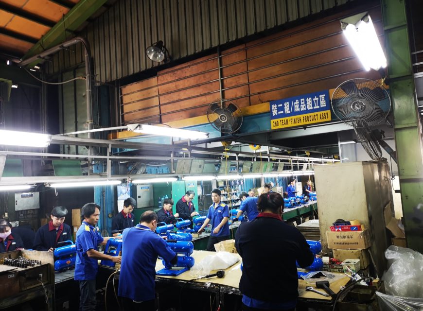 ที่นี่เราเจอคนไทยที่ทำงานอยู่โรงงาน PUMA ด้วยนะ!!