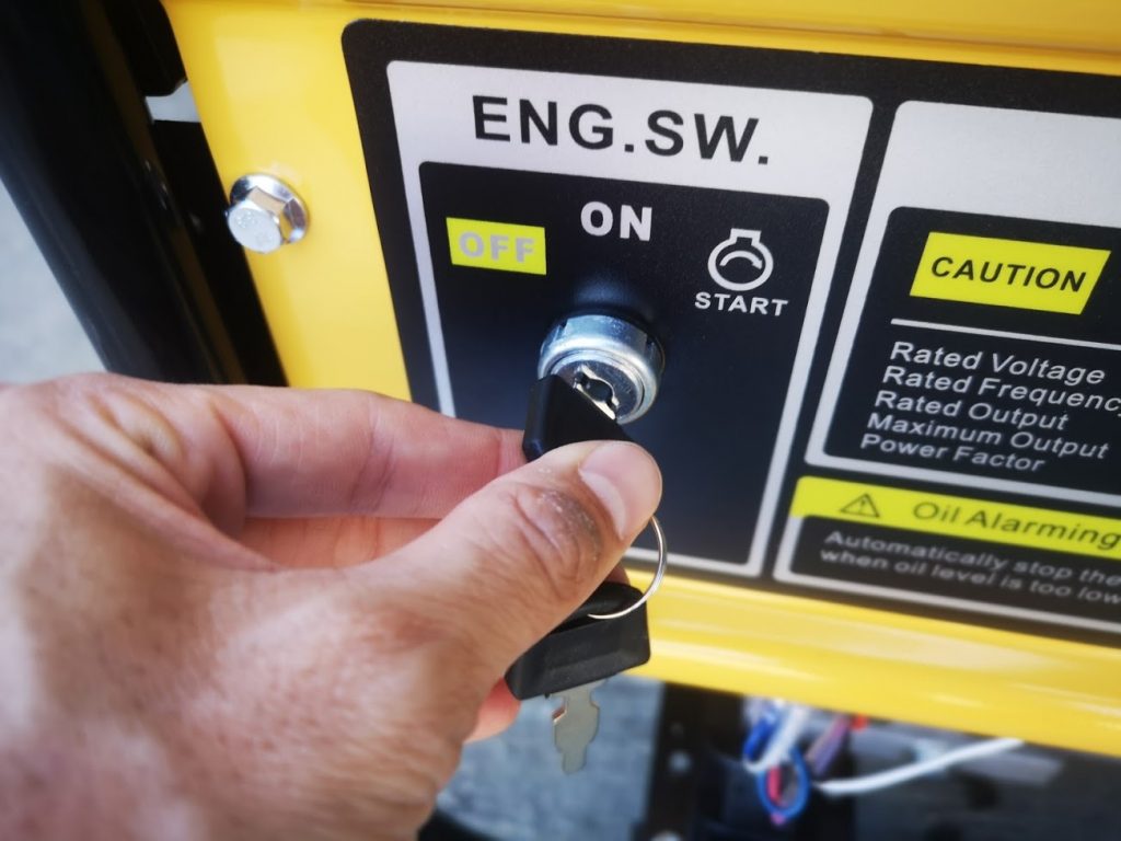 ระบบ electronic start หรือสตาร์ทด้วยกุญแจในเครื่องปั่นไฟ