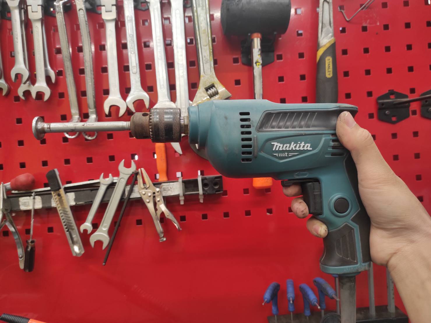 สว่านเสียงดัง เกิดจากอะไรกันแน่