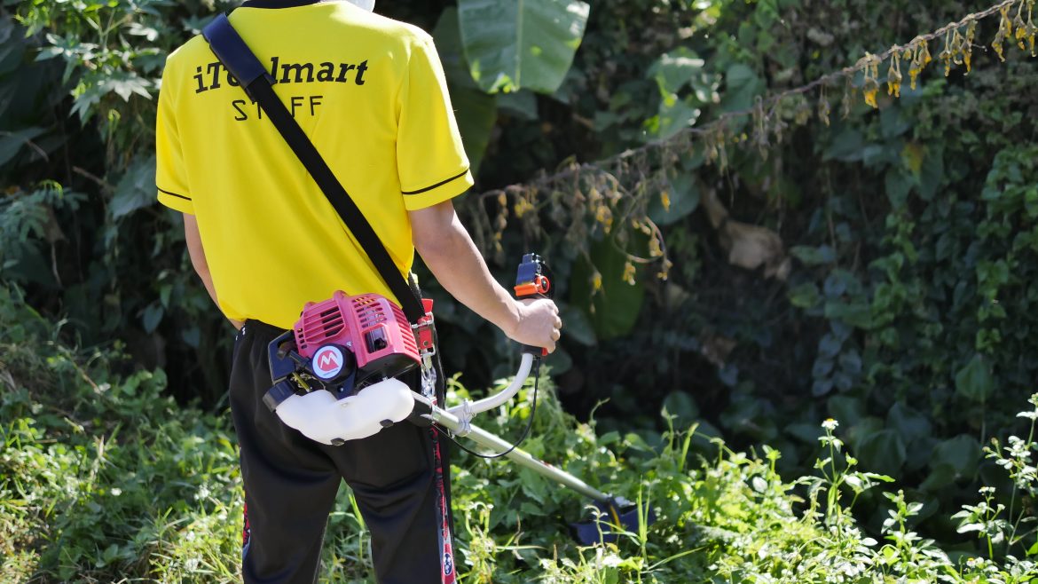 เครื่องตัดหญ้าสะพายบ่า กับ เครื่องตัดหญ้าสะพายหลัง ต่างกันอย่างไร?