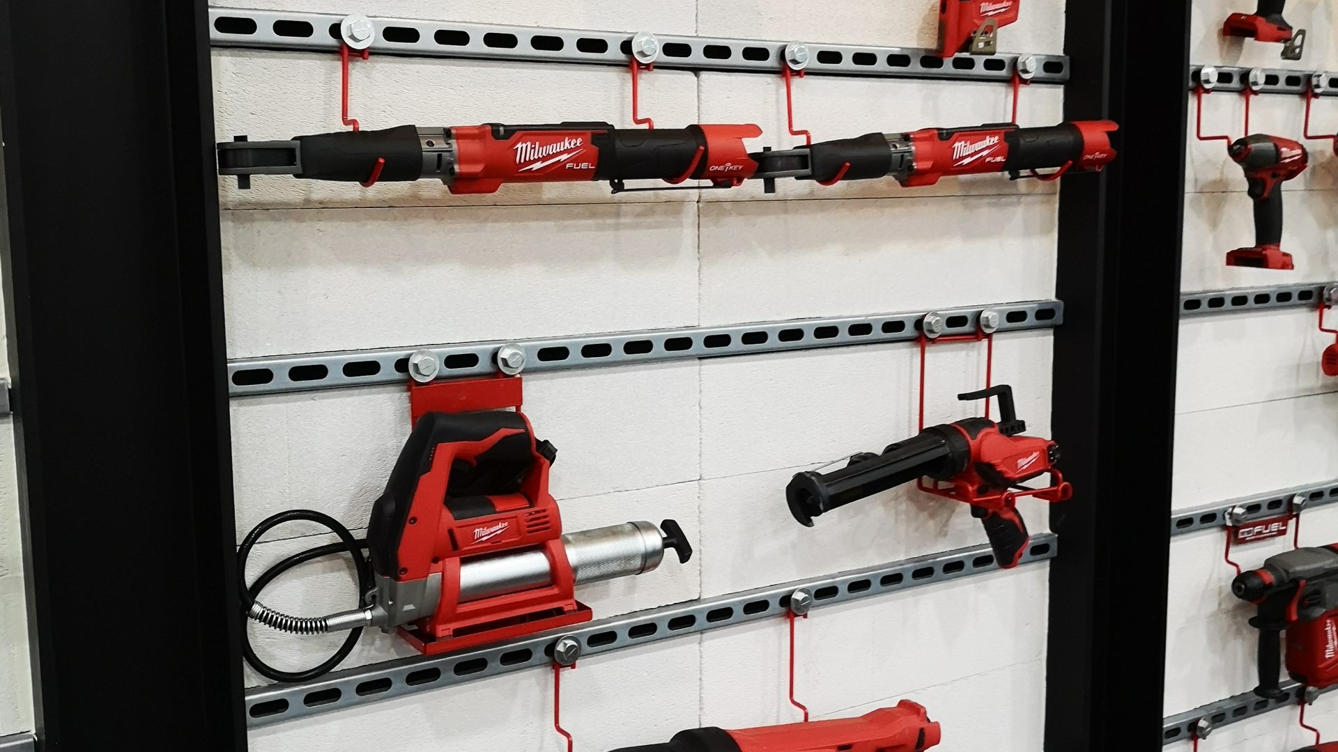 Milwaukee M12 อีกแผง