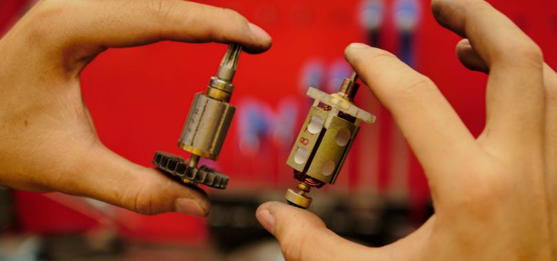 มอเตอร์บัสเลส vs มอเตอร์แปรงถ่าน