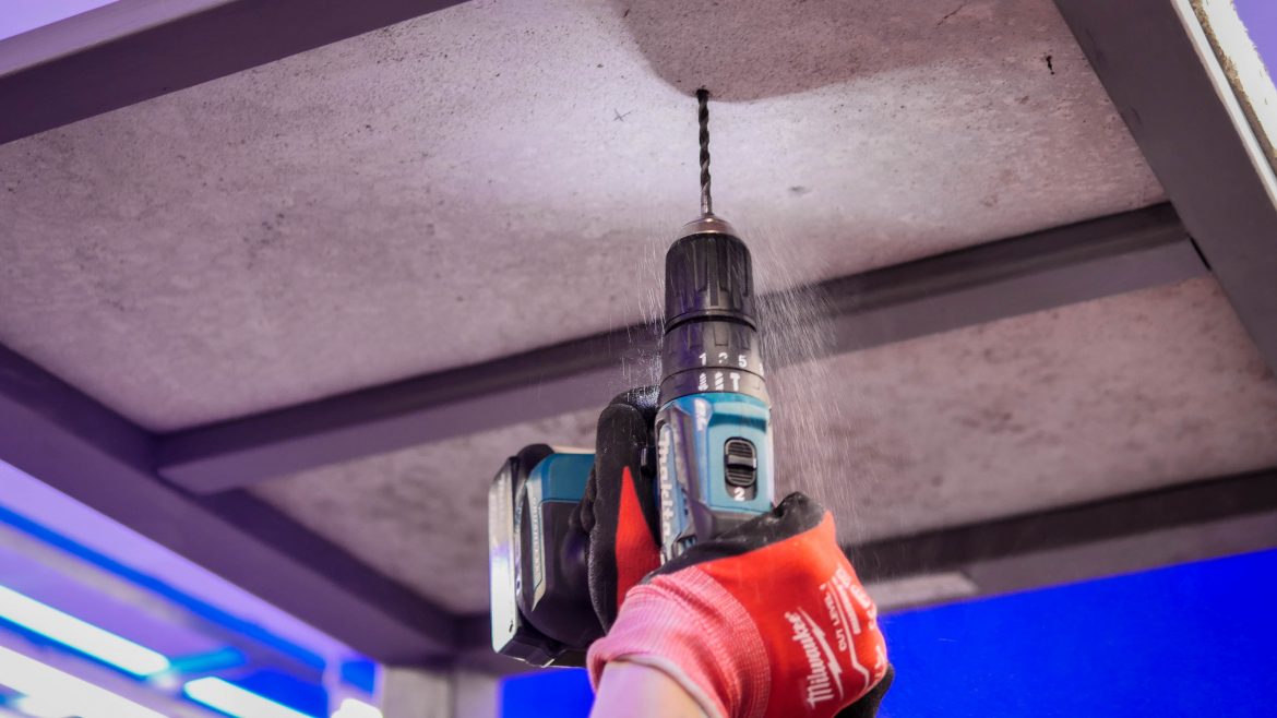 สว่านไร้สาย ใช้เจาะคอนกรีต และโหมดกระแทกสำคัญยังไง