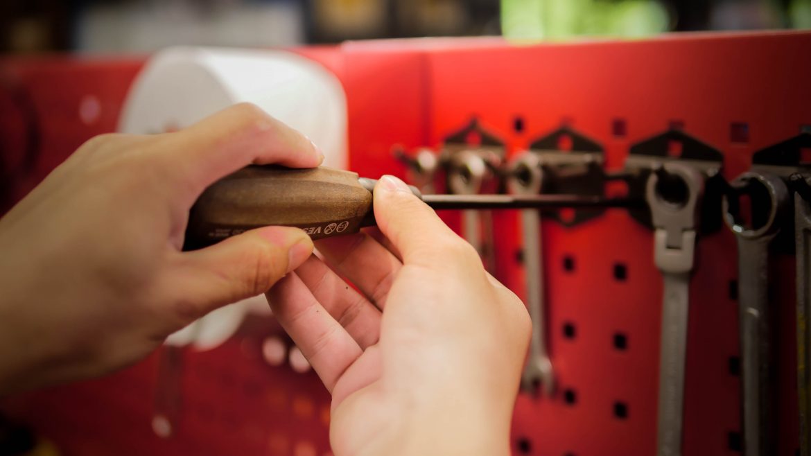 5 ไขควง ที่คุณต้องมีไว้ในกล่องเครื่องมือ 