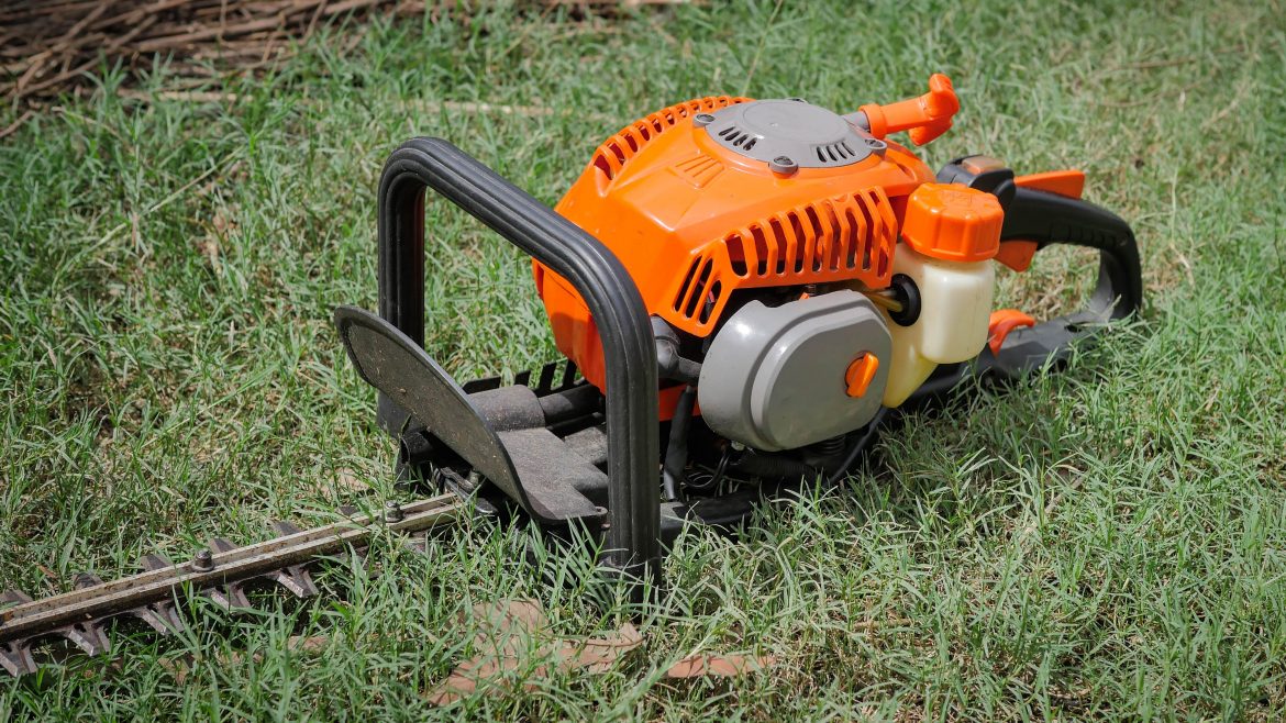 เครื่องตัดแต่งกิ่งไม้