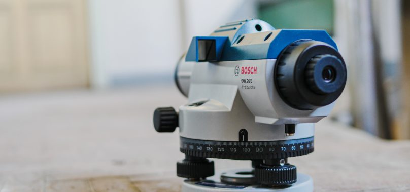 คุณสมบัติของ กล้องระดับ ที่คุณต้องรู้ก่อนใช้งาน