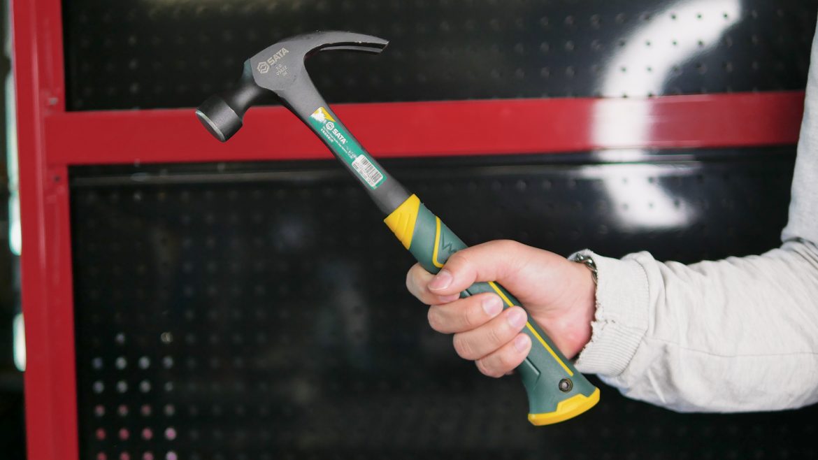 เลือก ค้อนหงอน ที่ดีที่สุดสำหรับ เหล่า DIY และมืออาชีพ