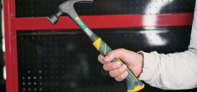 เลือก ค้อนหงอน ที่ดีที่สุดสำหรับ เหล่า DIY และมืออาชีพ