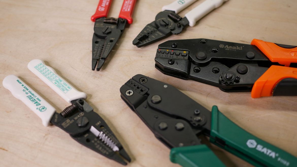 การใช้งานและส่วนประกอบของ คีมย้ำหางปลา