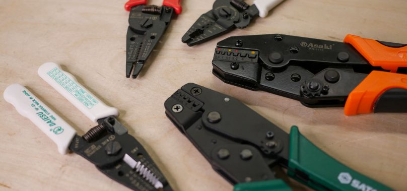 การใช้งานและส่วนประกอบของ คีมย้ำหางปลา