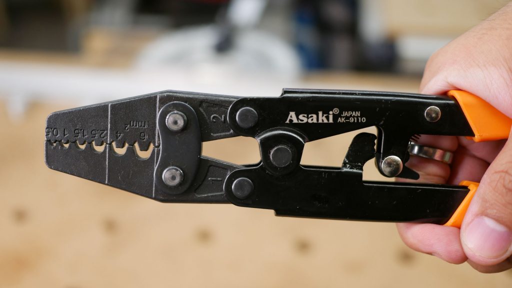 คีมย้ำหางปลา