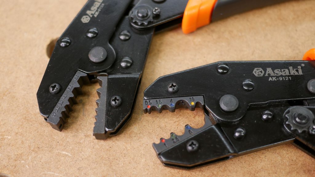 คีมย้ำหางปลา