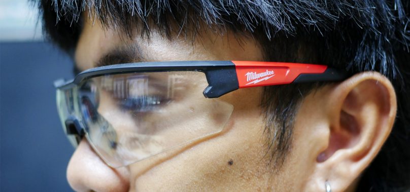 มาตราฐานของ แว่นนิรภัย คืออะไร? และมีความสำคัญอย่างไร?