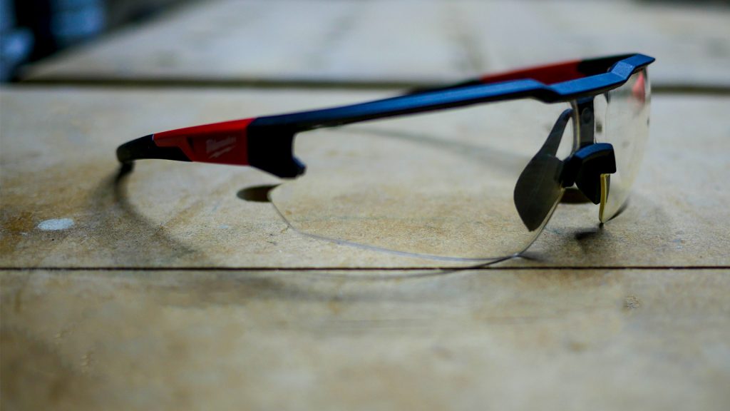 แว่นนิรภัย