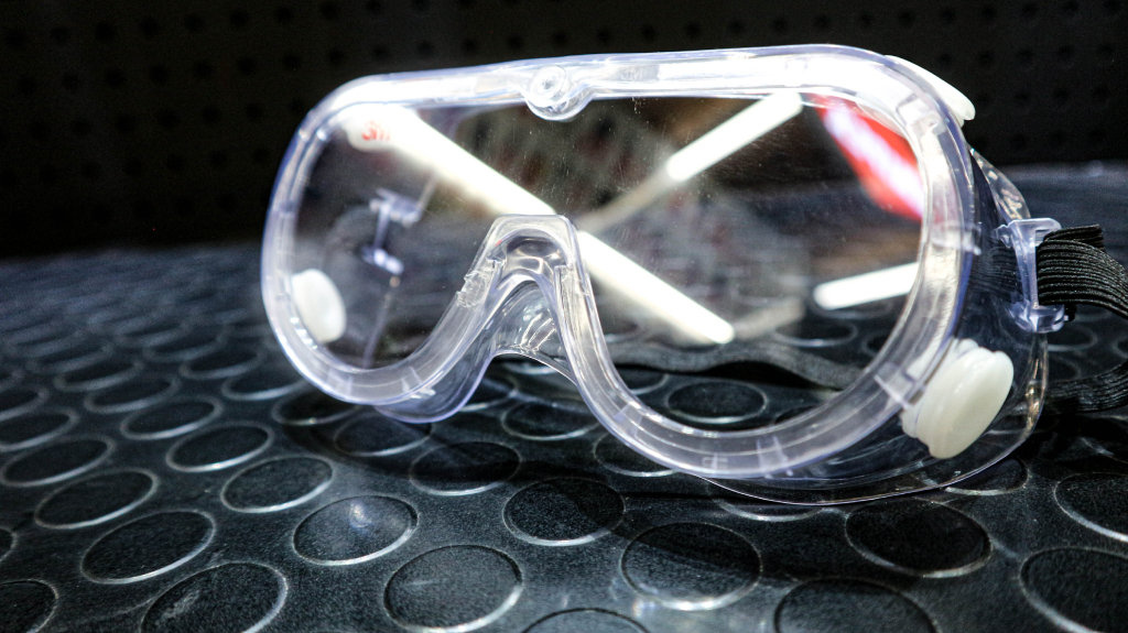 แว่นนิรภัย-แว่นเซฟตี้