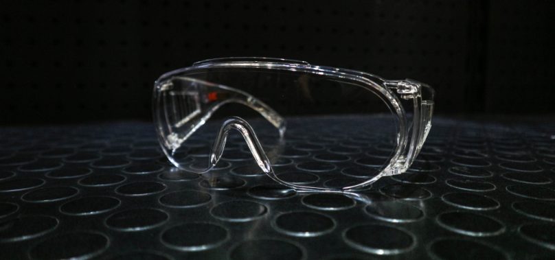 แว่นนิรภัย-แว่นเซฟตี้มีกี่แบบแต่ละแบบมีข้อดียังไงบ้าง