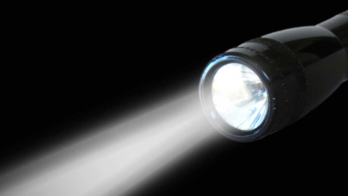 รวมทุกอย่างเกี่ยวกับ ไฟฉาย ที่คุณต้องรู้ก่อนใช้งาน