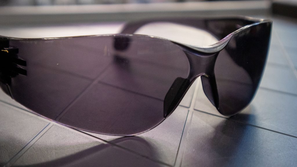 แว่นนิรภัย