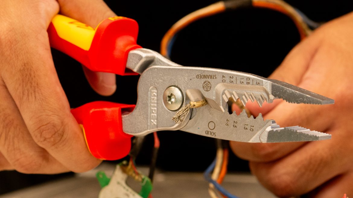 มาดูวิธีเลือก คีมตัดสายไฟ  ให้เหมาะกับการใช้งานกัน