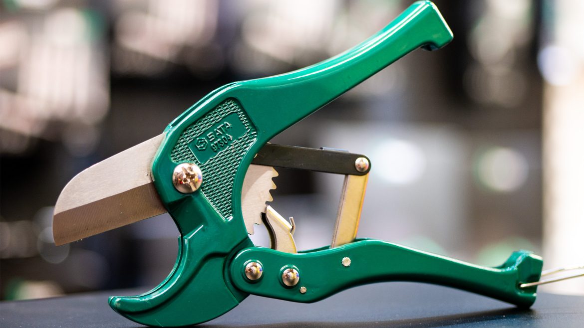 วิธีบำรุงรักษา กรรไกรตัดท่อ ให้คมกริบพร้อมใช้งานอยู่เสมอ!