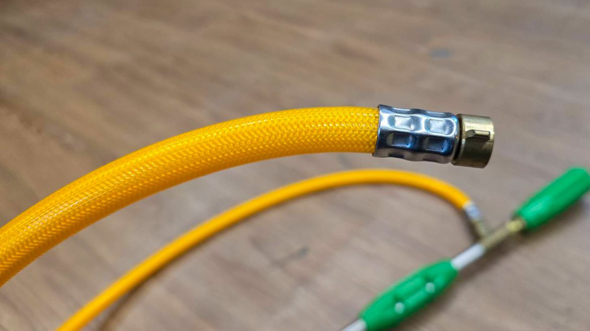 สายพ่นยา ชนิดต่างๆ PVC vs PE vs PU แบบไหนเหมาะกับคุณ?