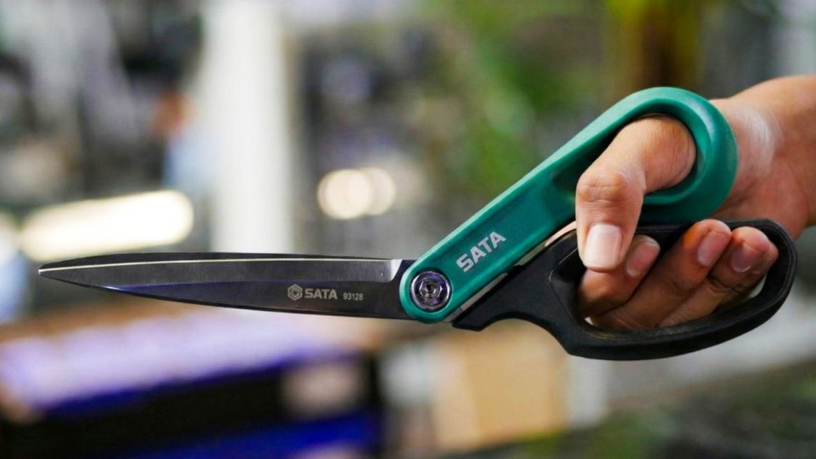 กำจัดสนิมออกจาก กรรไกร  แบบเร่งด่วน โดยไม่ต้องขัดจนกล้ามขึ้น