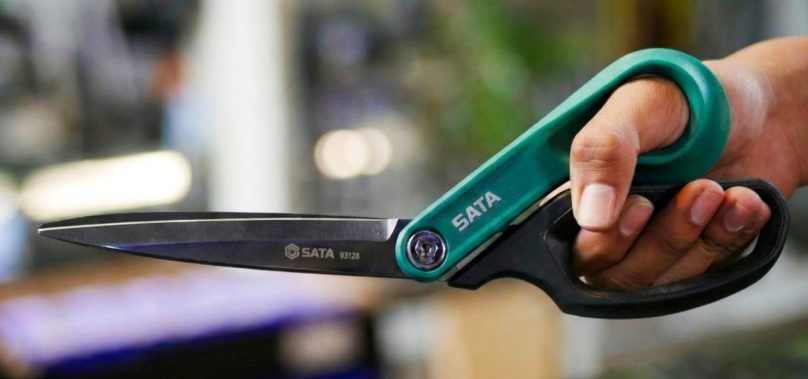 กำจัดสนิมออกจาก กรรไกร  แบบเร่งด่วน โดยไม่ต้องขัดจนกล้ามขึ้น